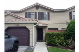 9128 Vineyard Lake Dr, Plantation