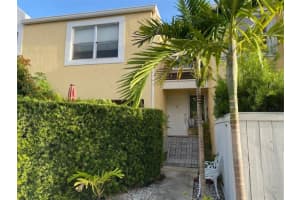 6870 Sw 45th Lane 7, Miami