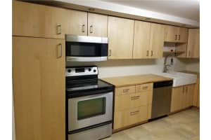 6595 Racquet Club Dr 140, Lauderhill