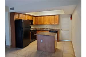 525 Sw 1st Ct 525, Boynton Beach