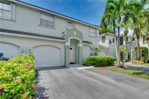4823 Grapevine Way 4823, Davie