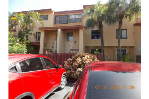 371 W Park Dr 12, Miami 371 W Park Dr 12, Miami