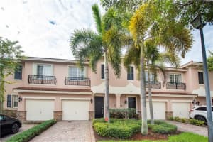 292 Las Brisas Circle, Sunrise