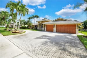4120 Sw 106th Ter, Davie