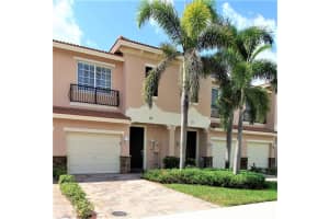 203 Las Brisas Circle 203, Sunrise