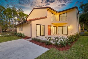 6305 N Scotch Pine Ln, Lantana