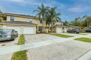 8992 Nw 53rd Street 8992, Sunrise