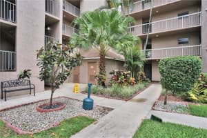9480 Tangerine Pl 304, Davie