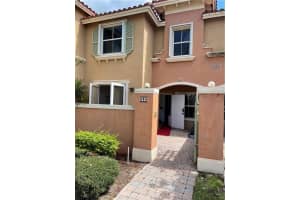 143 Sw Sw Terrace 935, Pembroke Pines