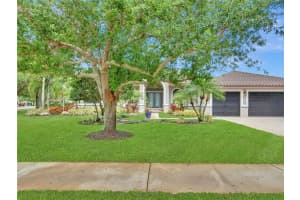 10651 Sw 37th Place, Davie