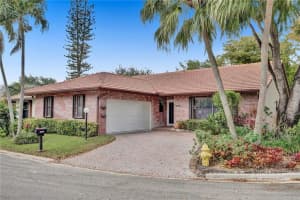 11005 Cypress Run Cir, Coral Springs