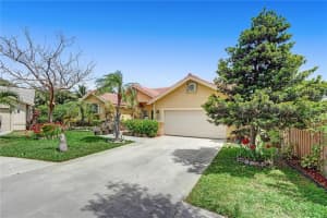 2005 Lakeshore Drive, Weston