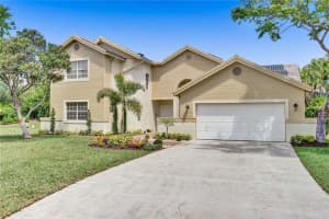1675 Lakeshore Circle, Weston