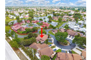 10048 Sw 16th Street, Pembroke Pines