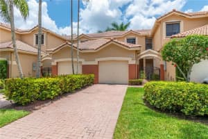 4319 Vineyard Circle 4319, Weston