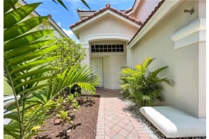 800 Nature's Cove Road, Dania Beach