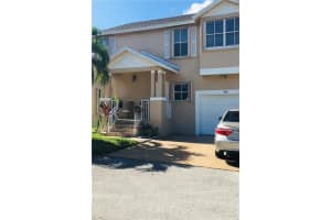 390 Nw 102nd Terrace, Pembroke Pines