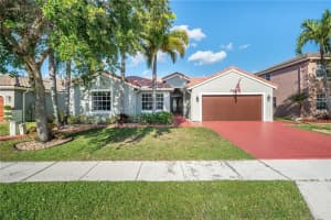 215 Sw 198th Terrace, Pembroke Pines