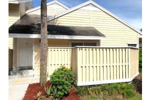 2048 Champions Way 2048, North Lauderdale