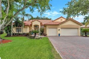 6305 Saratoga Circle, Davie