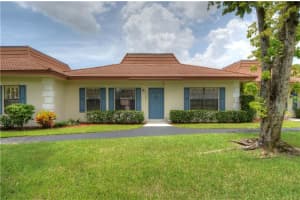 7046 Sw 23rd St 12, Davie