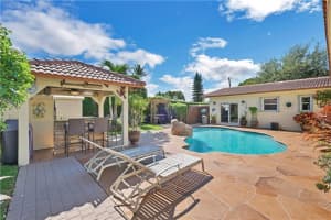 901 Se 7th Ct, Deerfield Beach