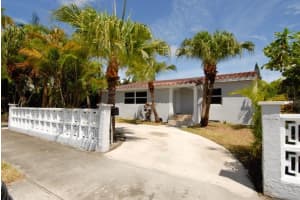 1521 Moffett Street, Hollywood