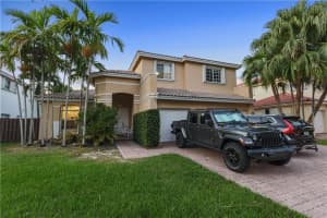 11155 Nw 67th St, Doral