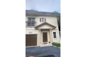 727 Ne 43rd Street 727, Oakland Park