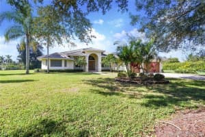 3905 Sw 111th Way, Davie