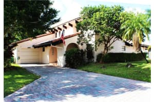 8156 Pine Circle 11, Tamarac