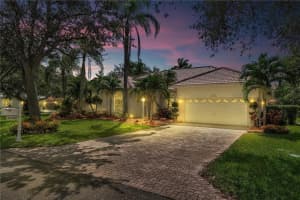 16260 W Owasco Cir, Davie