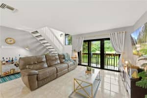 361 W Park Dr 12, Miami 361 W Park Dr 12, Miami