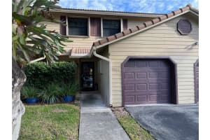 9023 Vineyard Lake Dr 9023, Plantation