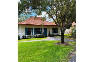 2341 Sw 70th Ave 45, Davie