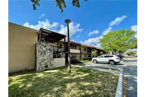 20831 San Simeon Way 101, Miami