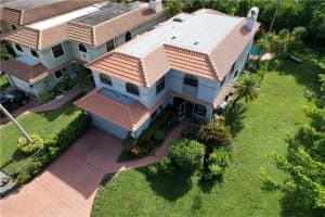 9048 Villa Portofino Circle, Boca Raton