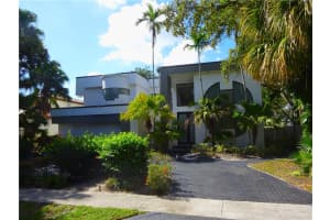 860 Sw 22nd St