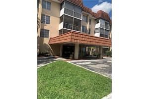 4152 Inverrary Drive 106, Lauderhill