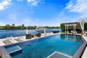 2110 Intracoastal Dr