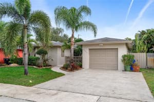 2731 N 72nd Way, Hollywood