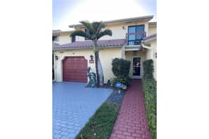 2325 El Cid Court 2325, Davie