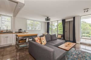 524 Orton Avenue 201, Fort Lauderdale
