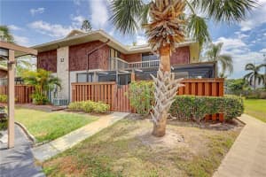 3201 Se Guenevere Ln A