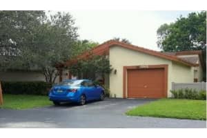 8901 Nw 9th Place, Plantation