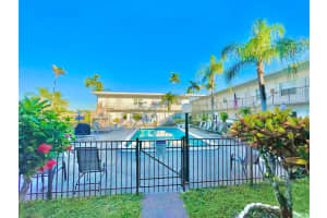 2240 Johnson St 104, Hollywood