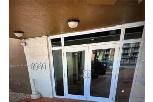 6960 Nw 186th St 2-522, Hialeah