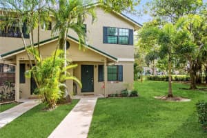 484 Westree Ln 484, Plantation 484 Westree Ln 484, Plantation