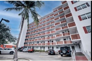 3660 Ne 166th St 809, North Miami Beach