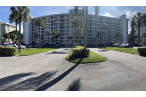 3100 N Palm Aire Dr 401, Pompano Beach